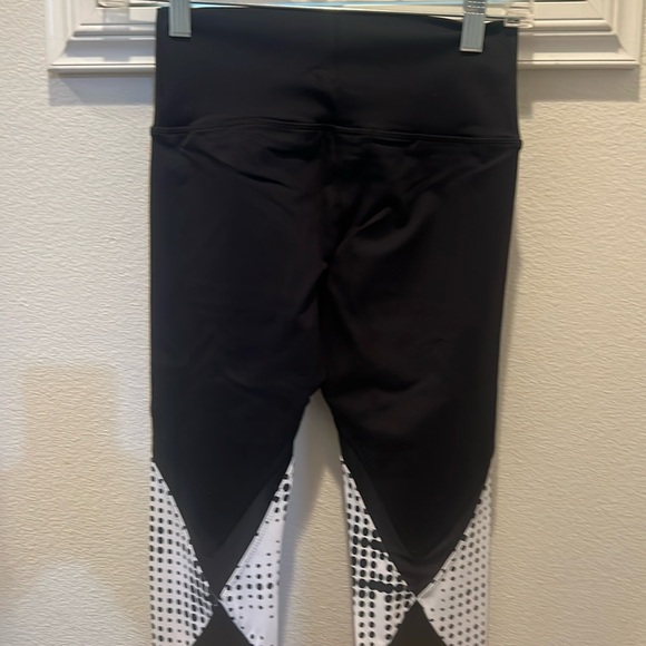 Hera Hero Women's High Waist Seamless Acid Wash Leggings in White /Black - Picture 9 of 11